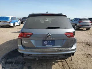 2024 Volkswagen Tiguan SE R-Line Black z VIN 3VV8B7AX6RM105221, wystawiony jako Copart lot #60552975 z przebiegiem 14 953 mil mil oraz Szkoda całkowita • Salvage title. Historia ofert i sprzedaży dostępna na DreamBid. Obrazek 6.