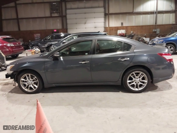 2009 Nissan Maxima 3.5 S with VIN 1N4AA51E19C852416, listed as a IAAI auction lot 41328132 with 145,498 mi miles. Bid and sale history available at carsss.com. Image 15.
