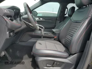 2025 Ford Explorer ST-Line with VIN 1FMUK7KH6SGA95371, listed as a Copart auction lot 57572985 with 8,833 mi miles and Salvage title. Bid and sale history available at DreamBid. Image 7.