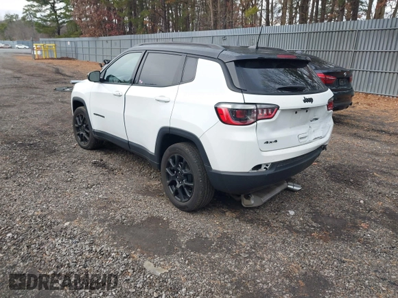 2022 Jeep Compass Latitude with VIN 3C4NJDBB5NT184919, listed as a IAAI auction lot 41044815 with 17,654 mi miles and . Bid and sale history available at DreamBid. Image 3.