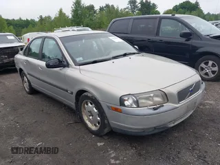 2001 Volvo S80 с VIN YV1TS94D311183313, выставлен на аукционе IAAI как лот 42416606 с пробегом 303 697 миль миль и . История ставок и продаж доступна на DreamBid. Изображение 1.