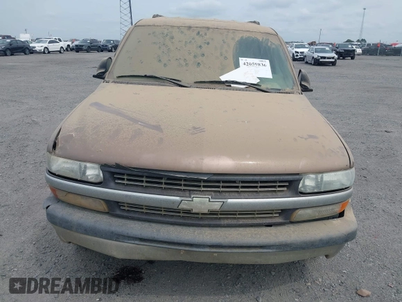 2004 Chevrolet Tahoe LT with VIN 1GNEC13Z04R126543, listed as a IAAI auction lot 42059836 with 252,773 mi miles. Bid and sale history available at carsss.com. Image 6.