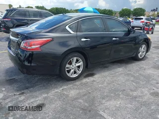 2013 Nissan Altima SV with VIN 1N4AL3AP8DC137173, listed as a IAAI auction lot 42716255 with 121,387 mi miles and . Bid and sale history available at DreamBid. Image 4.