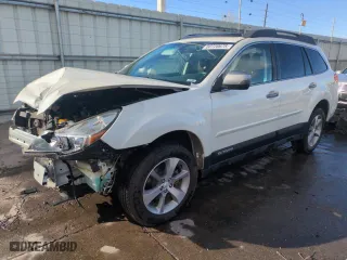 2014 Subaru Outback 2.5i Limited with VIN 4S4BRCPC7E3268075, listed as a Copart auction lot 51827555 with 135,563 mi miles and Salvage Title. Bid and sale history available at carsss.com. Image 1.