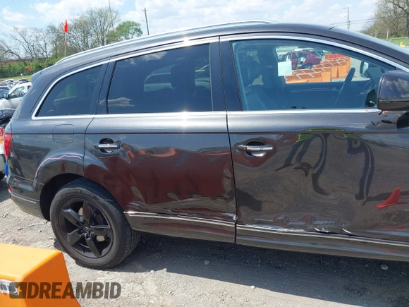 2014 Audi Q7 Premium Plus with VIN WA1LMAFE5ED020880, listed as a IAAI auction lot 42010201 with 123,384 mi miles and . Bid and sale history available at DreamBid. Image 6.