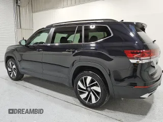 2024 Volkswagen Atlas SE z VIN 1V2HR2CA3RC539232, wystawiony jako Copart lot #55535045 z przebiegiem 33 757 mil mil oraz Czysty tytuł • Clean title. Historia ofert i sprzedaży dostępna na DreamBid. Obrazek 2.