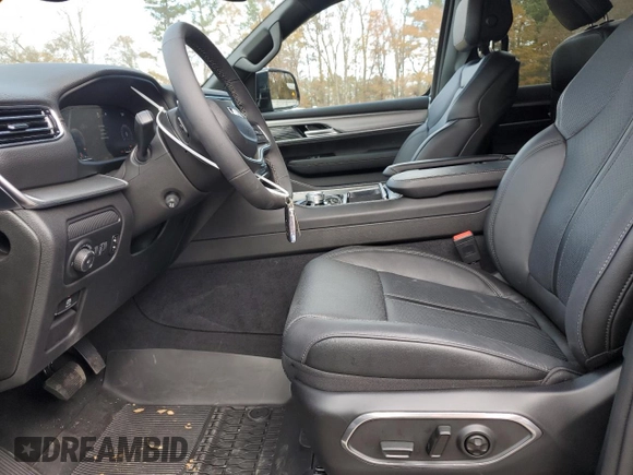 2024 Jeep Wagoneer Series II with VIN 1C4SJSBP7RS163001, listed as a Copart auction lot 83908564 with 1,095 mi miles and Salvage title. Bid and sale history available at DreamBid. Image 7.
