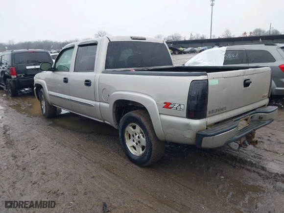 2004 GMC Sierra 1500 Crew Cab SLT with VIN 2GTEK13T841356069, listed as a IAAI auction lot 41448844 with 259,064 mi miles. Bid and sale history available at carsss.com. Image 3.