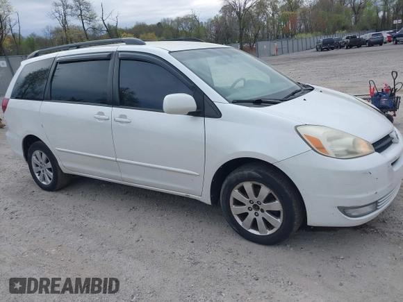 2005 Toyota Sienna XLE with VIN 5TDBA22C35S034074, listed as a IAAI auction lot 42087561 with 108,608 mi miles. Bid and sale history available at carsss.com. Image 1.