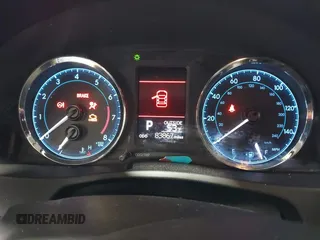 2018 Toyota Corolla L z VIN 5YFBURHE1JP750399, wystawiony jako IAAI lot #42018170 z przebiegiem 83 867 mil mil oraz . Historia ofert i sprzedaży dostępna na DreamBid. Obrazek 7.