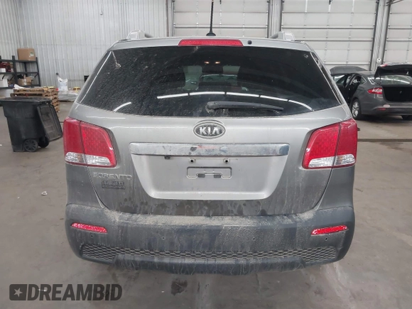 2011 Kia Sorento LX with VIN 5XYKTDA2XBG119730, listed as a IAAI auction lot 41754502 with 176,034 mi miles. Bid and sale history available at carsss.com. Image 16.