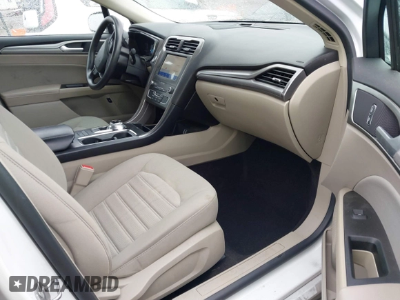 2020 Ford Fusion SE z VIN 3FA6P0LU2LR253612, wystawiony jako IAAI lot #41798850 z przebiegiem 58 219 mil mil oraz . Historia ofert i sprzedaży dostępna na DreamBid. Obrazek 5.