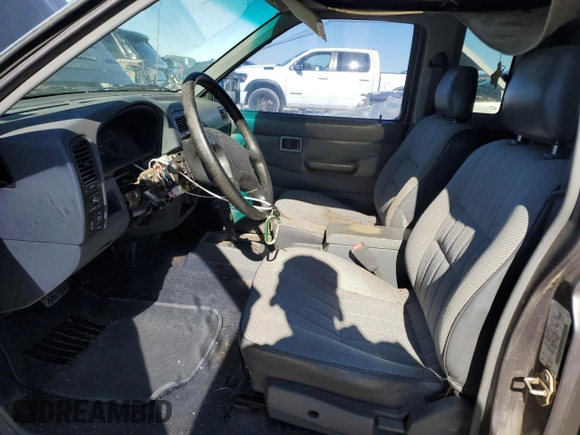 1995 Nissan Frontier XE z VIN 1N6HD16S6SC450675, wystawiony jako Copart lot #88047365 z przebiegiem 193 820 mil mil oraz Czysty tytuł • Clean title. Historia ofert i sprzedaży dostępna na DreamBid. Obrazek 7.
