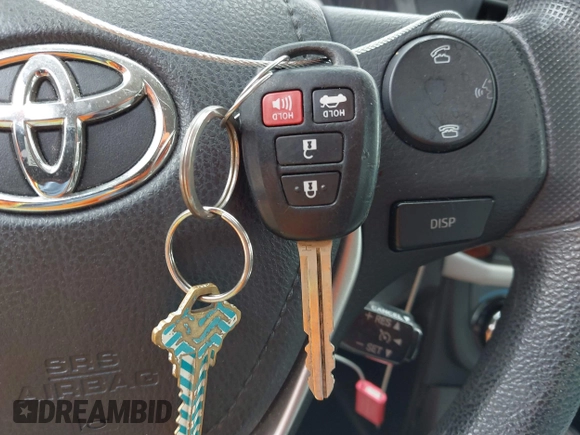 2015 Toyota Corolla L z VIN 5YFBURHEXFP261720, wystawiony jako IAAI lot #42055728 z przebiegiem 171 378 mil mil oraz . Historia ofert i sprzedaży dostępna na DreamBid. Obrazek 11.