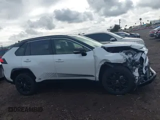 2024 Toyota RAV4 Hybrid XSE with VIN JTME6RFV5RJ060424, listed as a IAAI auction lot 41884481 with 8,730 mi miles and . Bid and sale history available at carsss.com. Image 13.