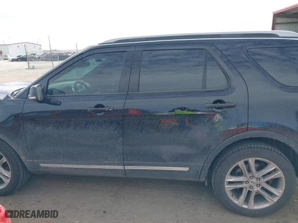 2017 Ford Explorer XLT with VIN 1FM5K8D89HGD87726, listed as a IAAI auction lot 41705174 with 95,799 mi miles. Bid and sale history available at carsss.com. Image 14.