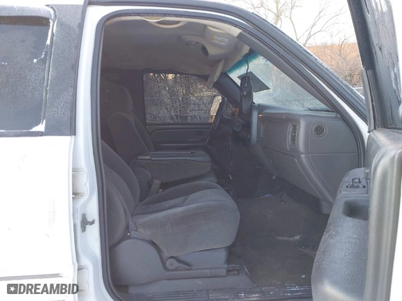 2006 Chevrolet Silverado 2500HD LT3 with VIN 1GCHK23D66F229988, listed as a IAAI auction lot 41307107 with NaN miles. Bid and sale history available at carsss.com. Image 5.