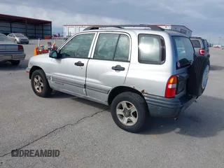 2002 Chevrolet Tracker with VIN 2CNBJ13C026941214, listed as a IAAI auction lot 41857213 with 168,140 mi miles and . Bid and sale history available at DreamBid. Image 3.