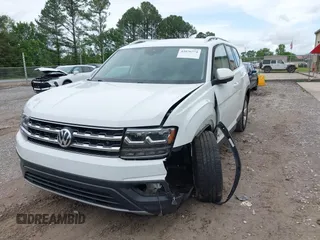 2019 Volkswagen Atlas SE with VIN 1V2WR2CA2KC545696, listed as a IAAI auction lot 42076774 with 138,564 mi miles and . Bid and sale history available at DreamBid. Image 6.
