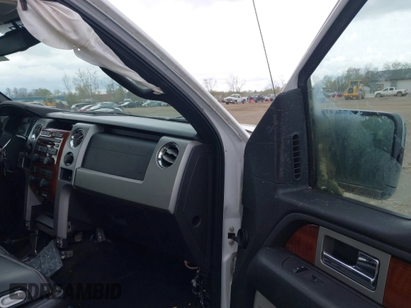 2009 Ford F-150 XL with VIN 1FTPX14V19FB38811, listed as a IAAI auction lot 42112741 with 86,696 mi miles. Bid and sale history available at carsss.com. Image 5.