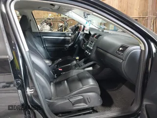 2010 Volkswagen Jetta Limited Edition with VIN 3VWAZ7AJ4AM114279, listed as a IAAI auction lot 42474290 with 170,585 mi miles and . Bid and sale history available at DreamBid. Image 5.