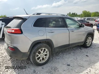 2016 Jeep Cherokee Latitude with VIN 1C4PJMCB5GW210133, listed as a Copart auction lot 61161545 with 222,461 mi miles and Clean title. Bid and sale history available at DreamBid. Image 3.