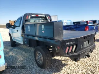 2018 Ford Super Duty F-250 SRW XL with VIN 1FDBF2B60JEC06830, listed as a Copart auction lot 84163034 with 123,540 mi miles and Salvage Title. Bid and sale history available at carsss.com. Image 2.