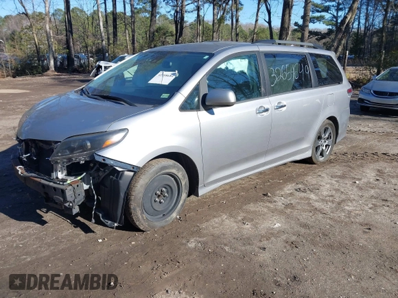 2018 Toyota Sienna SE z VIN 5TDXZ3DC3JS927325, wystawiony jako IAAI lot #41708684 z przebiegiem 95 929 mil mil oraz . Historia ofert i sprzedaży dostępna na DreamBid. Obrazek 17.