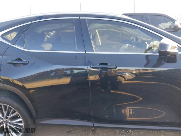 2022 Lexus NX with VIN JTJHGCEZXN5000778, listed as a IAAI auction lot 41429221 with 3,762 mi miles. Bid and sale history available at carsss.com. Image 13.