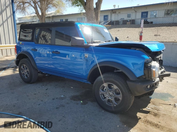 2024 Ford Bronco Big Bend z VIN 1FMDE7BH9RLB50114, wystawiony jako Copart lot #52157635 z przebiegiem 1 002 mil mil oraz Szkoda całkowita • Salvage title. Historia ofert i sprzedaży dostępna na DreamBid. Obrazek 4.