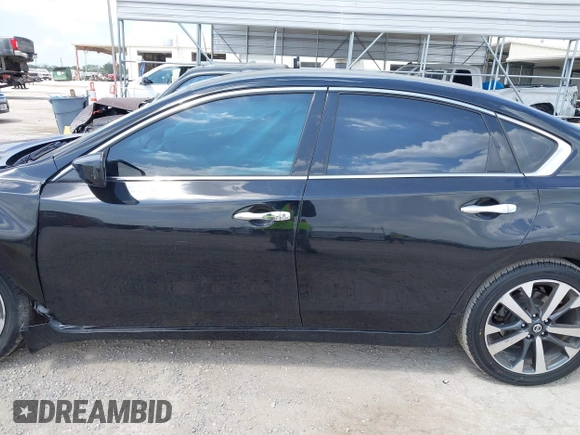 2017 Nissan Altima SL z VIN 1N4AL3AP8HC250708, wystawiony jako IAAI lot #42430919 z przebiegiem 170 759 mil mil oraz . Historia ofert i sprzedaży dostępna na DreamBid. Obrazek 14.