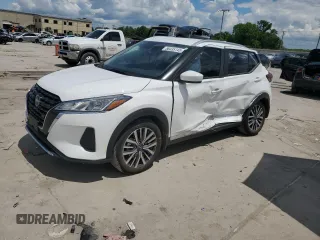 2024 Nissan Kicks SV z VIN 3N1CP5CV0RL514737, wystawiony jako Copart lot #56435145 z przebiegiem 14 251 mil mil oraz Szkoda całkowita • Salvage title. Historia ofert i sprzedaży dostępna na DreamBid. Obrazek 1.