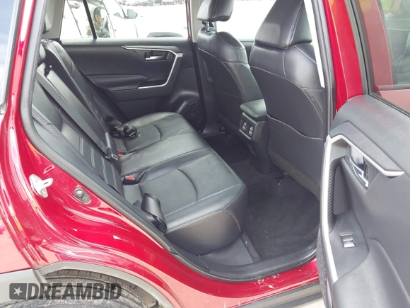 2022 Toyota RAV4 XLE Premium z VIN 2T3C1RFV3NW226182, wystawiony jako IAAI lot #42405020 z przebiegiem 31 813 mil mil oraz . Historia ofert i sprzedaży dostępna na DreamBid. Obrazek 8.