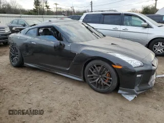 2017 Nissan GT-R Premium z VIN JN1AR5EF8HM820659, wystawiony jako Copart lot #41607974 z przebiegiem Nie podano mil oraz Szkody całkowita. Historia ofert i sprzedaży dostępna na DreamBid. Obrazek 4.