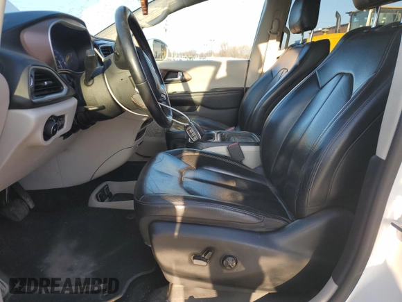 2018 Chrysler Pacifica Touring L with VIN 2C4RC1BG8JR124054, listed as a Copart auction lot 49787405 with 123,801 mi miles and Salvage Title. Bid and sale history available at DreamBid. Image 7.