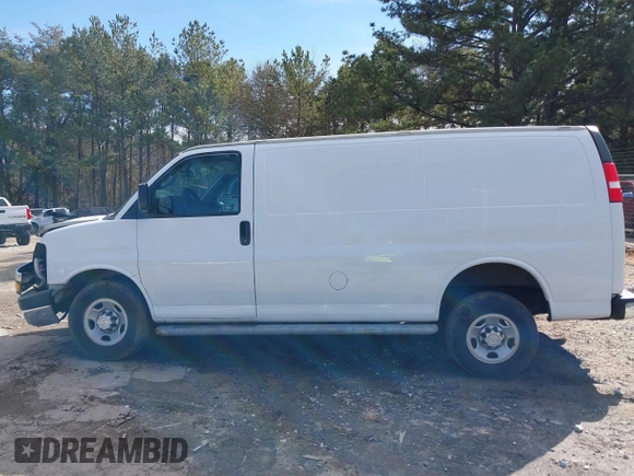 2018 Chevrolet Express Cargo Van with VIN 1GCWGAFG6J1906956, listed as a IAAI auction lot 41391624 with 87,038 mi miles. Bid and sale history available at carsss.com. Image 14.