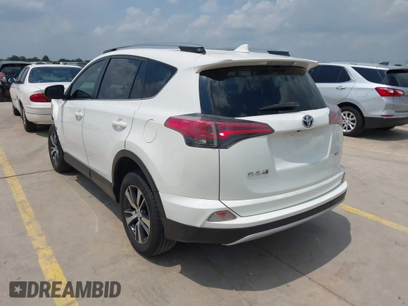 2018 Toyota RAV4 XLE с VIN JTMWFREV3JD121908, выставлен на аукционе IAAI как лот 42140675 с пробегом 114 819 миль миль и . История ставок и продаж доступна на DreamBid. Изображение 3.