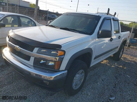2008 Chevrolet Colorado LT w/1LT with VIN 1GCDT33E888218606, listed as a IAAI auction lot 42033908 with 245,603 mi miles. Bid and sale history available at carsss.com. Image 2.