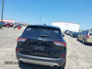 2021 Ford Escape SE z VIN 1FMCU0G66MUB26983, wystawiony jako IAAI lot #42144053 z przebiegiem 60 614 mil mil oraz . Historia ofert i sprzedaży dostępna na DreamBid. Obrazek 17.