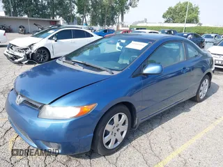 2008 Honda Civic LX с VIN 2HGFG12628H520674, выставлен на аукционе IAAI как лот 42441664 с пробегом Не указан миль и . История ставок и продаж доступна на DreamBid. Изображение 2.
