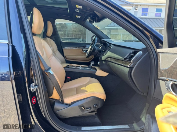 2017 Volvo XC90 Momentum with VIN YV4A22PK1H1123567, listed as a Copart auction lot 50036085 with 156,983 mi miles and Clean Title. Bid and sale history available at carsss.com. Image 5.