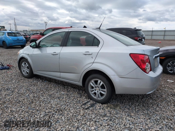 2012 Chevrolet Sonic LT z VIN 1G1JD5SH2C4164834, wystawiony jako Copart lot #53425665 z przebiegiem 89 043 mil mil oraz Szkoda całkowita • Salvage title. Historia ofert i sprzedaży dostępna na DreamBid. Obrazek 2.