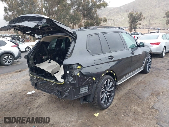 2021 BMW X7 xDrive40i z VIN 5UXCW2C02M9D83199, wystawiony jako IAAI lot #41556053 z przebiegiem 38 926 mil mil oraz . Historia ofert i sprzedaży dostępna na DreamBid. Obrazek 4.