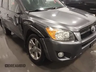 2010 Toyota RAV4 Sport с VIN JTMRK4DV3A5088710, выставлен на аукционе IAAI как лот 42070089 с пробегом 279 767 миль миль и . История ставок и продаж доступна на DreamBid. Изображение 6.