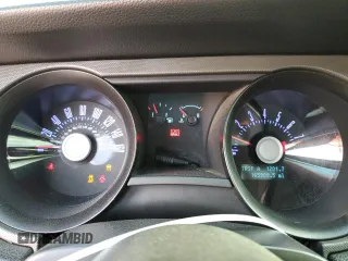 2012 Ford Mustang Premium z VIN 1ZVBP8AM6C5220199, wystawiony jako Copart lot #60164285 z przebiegiem 165 909 mil mil oraz Szkoda całkowita • Salvage title. Historia ofert i sprzedaży dostępna na DreamBid. Obrazek 9.