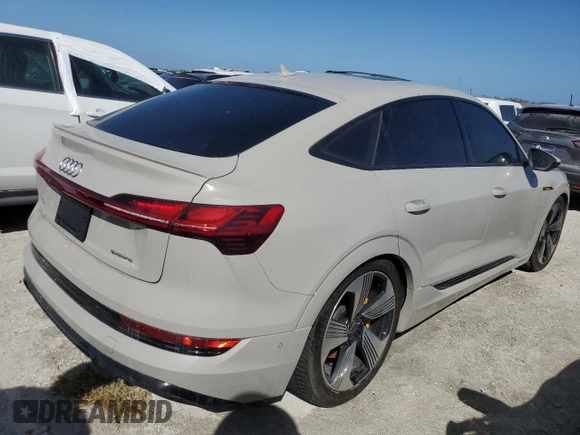 2021 Audi e-tron Sportback Prestige z VIN WA13AAGE8MB029865, wystawiony jako Copart lot #75906044 z przebiegiem Nie podano mil oraz Nie do naprawy. Historia ofert i sprzedaży dostępna na DreamBid. Obrazek 3.