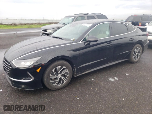 2020 Hyundai Sonata Hybrid Blue with VIN KMHL24JJ2LA010495, listed as a Copart auction lot 82210533 with 46,125 mi miles. Bid and sale history available at carsss.com. Image 1.