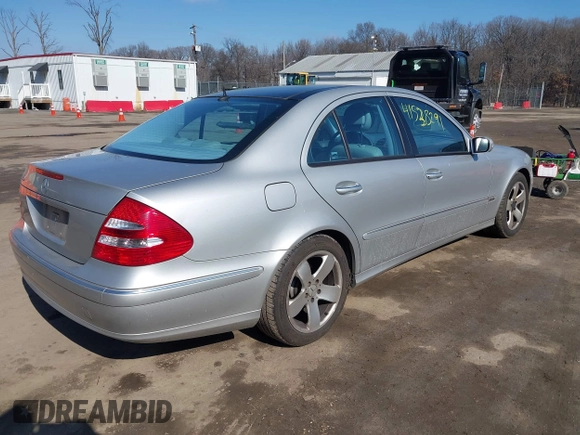 2003 Mercedes-Benz E-Class 3.2L with VIN WDBUF65J43A195490, listed as a IAAI auction lot 41538291 with 161,222 mi miles. Bid and sale history available at carsss.com. Image 4.