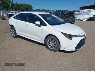 2025 Toyota Corolla LE z VIN 5YFB4MDEXSP259601, wystawiony jako IAAI lot #42313569 z przebiegiem 9255 mil mil oraz . Historia ofert i sprzedaży dostępna na DreamBid. Obrazek 1.