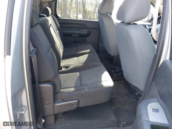 2011 GMC Sierra 1500 SLE with VIN 3GTP1VE08BG303883, listed as a IAAI auction lot 41448142 with 224,788 mi miles. Bid and sale history available at carsss.com. Image 8.